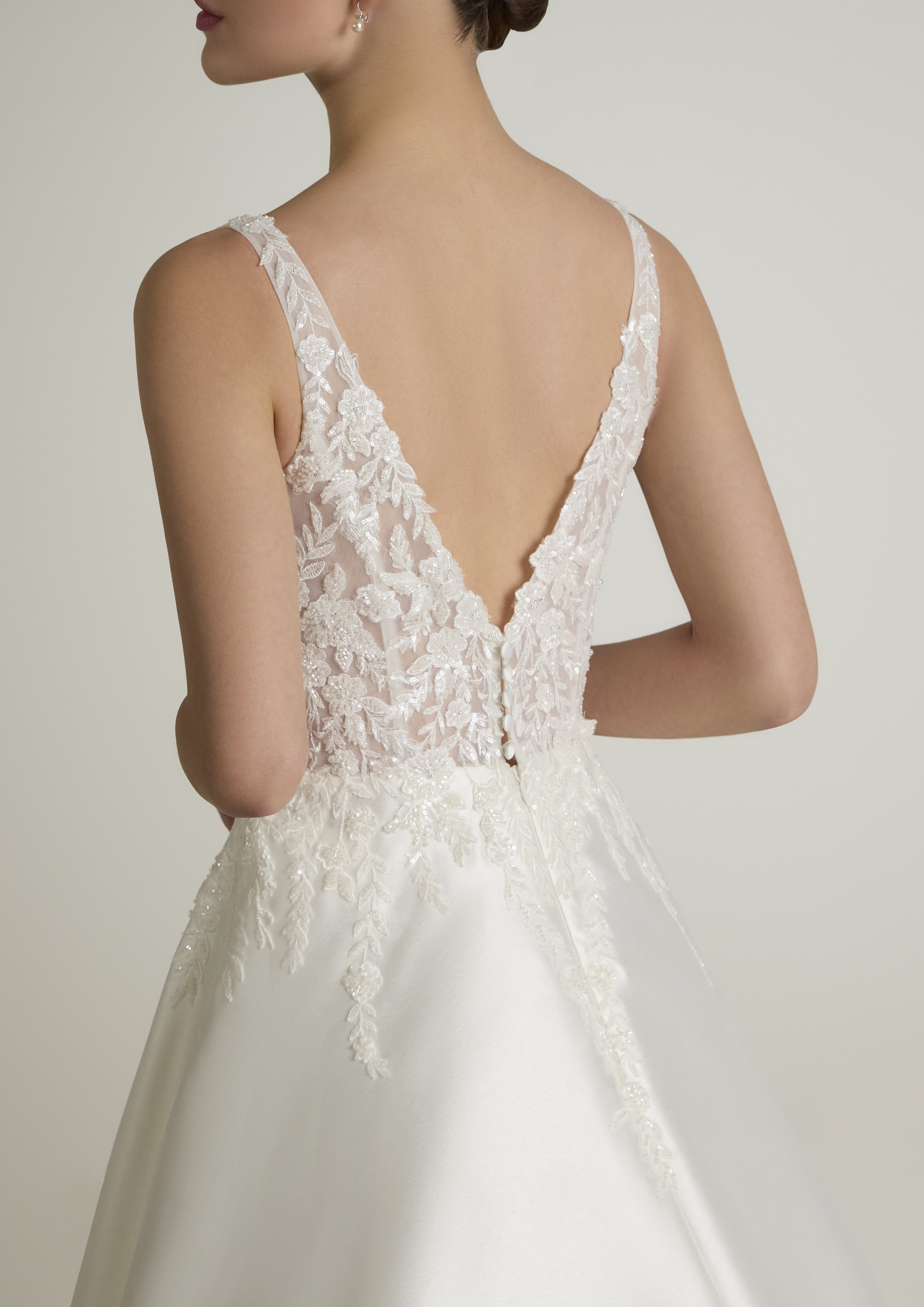 elegantni-saty-pro-nevestu-pujcovna-i-prodej-ELEGANZA-F